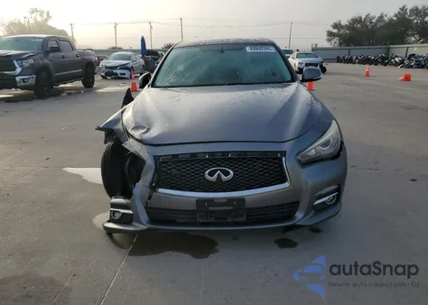 2015 Infiniti Q50 Base z USA, uszkodzony, nr VIN JN1BV7AP0FM332619